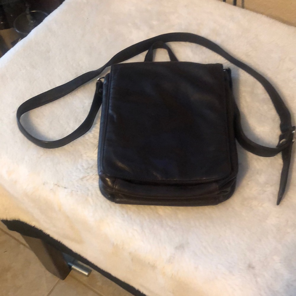Wilson leather crossbody purse p1535